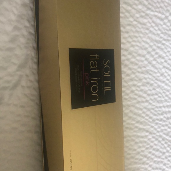 Soliel flat iron main image 2